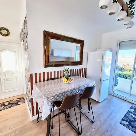 Maison 2 Proche Centre-ville Et Hopital. Apartament *