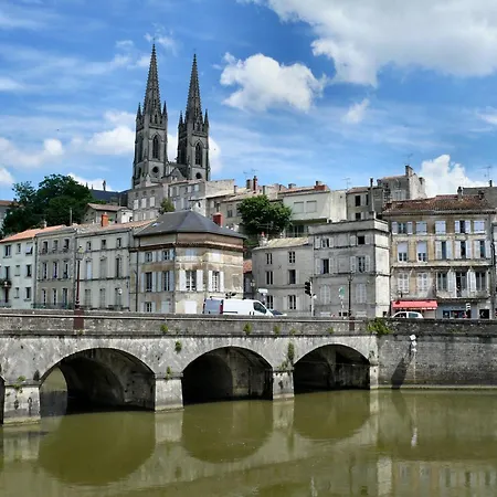 Lägenhet Maison 2 Proche Centre-ville Et Hopital. Niort