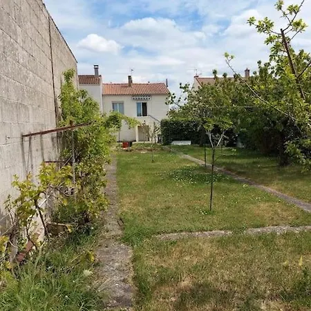 Apartament Maison 2 Proche Centre-ville Et Hopital. Niort